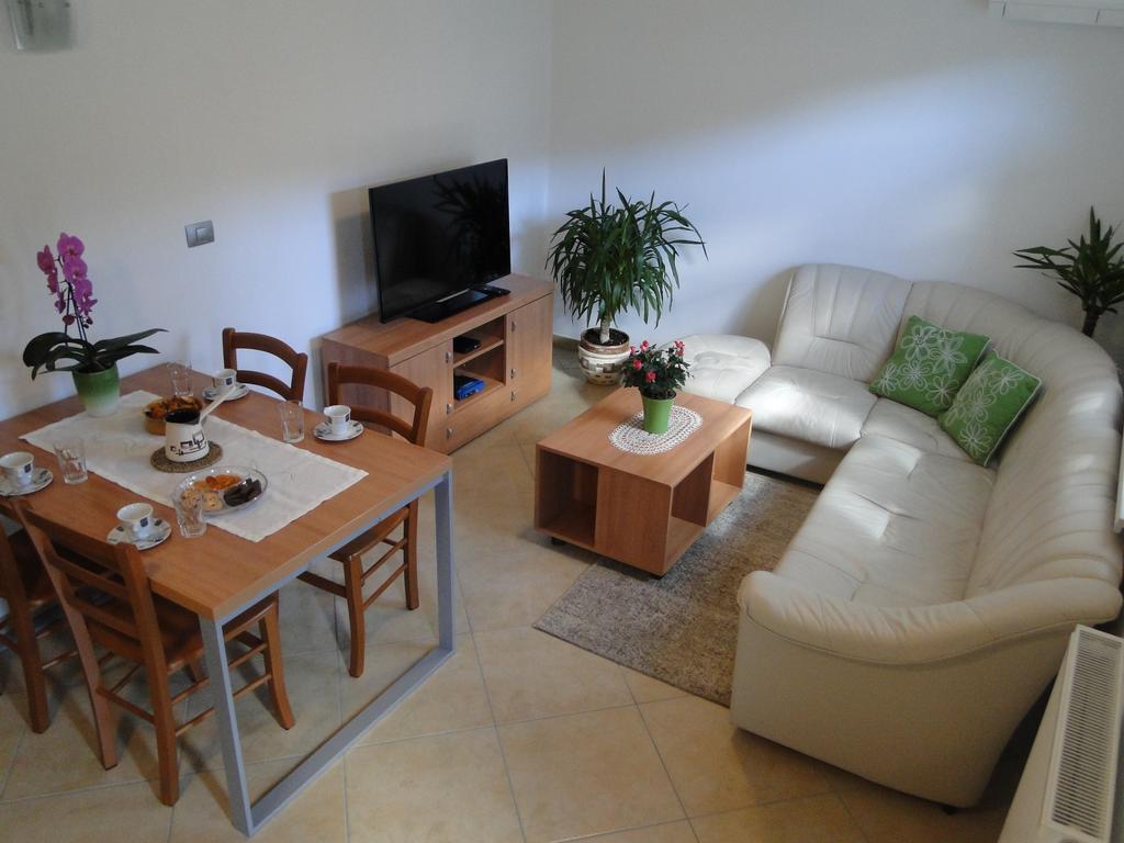 Apartma Jezero โมสต์ นา โซชิ ภายนอก รูปภาพ